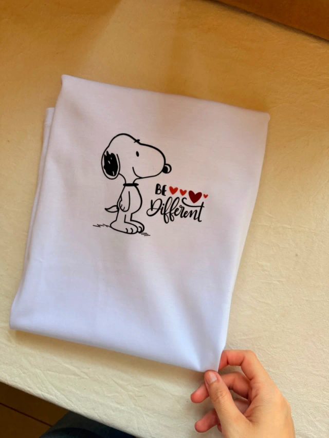 Remera Snoopy Be Different